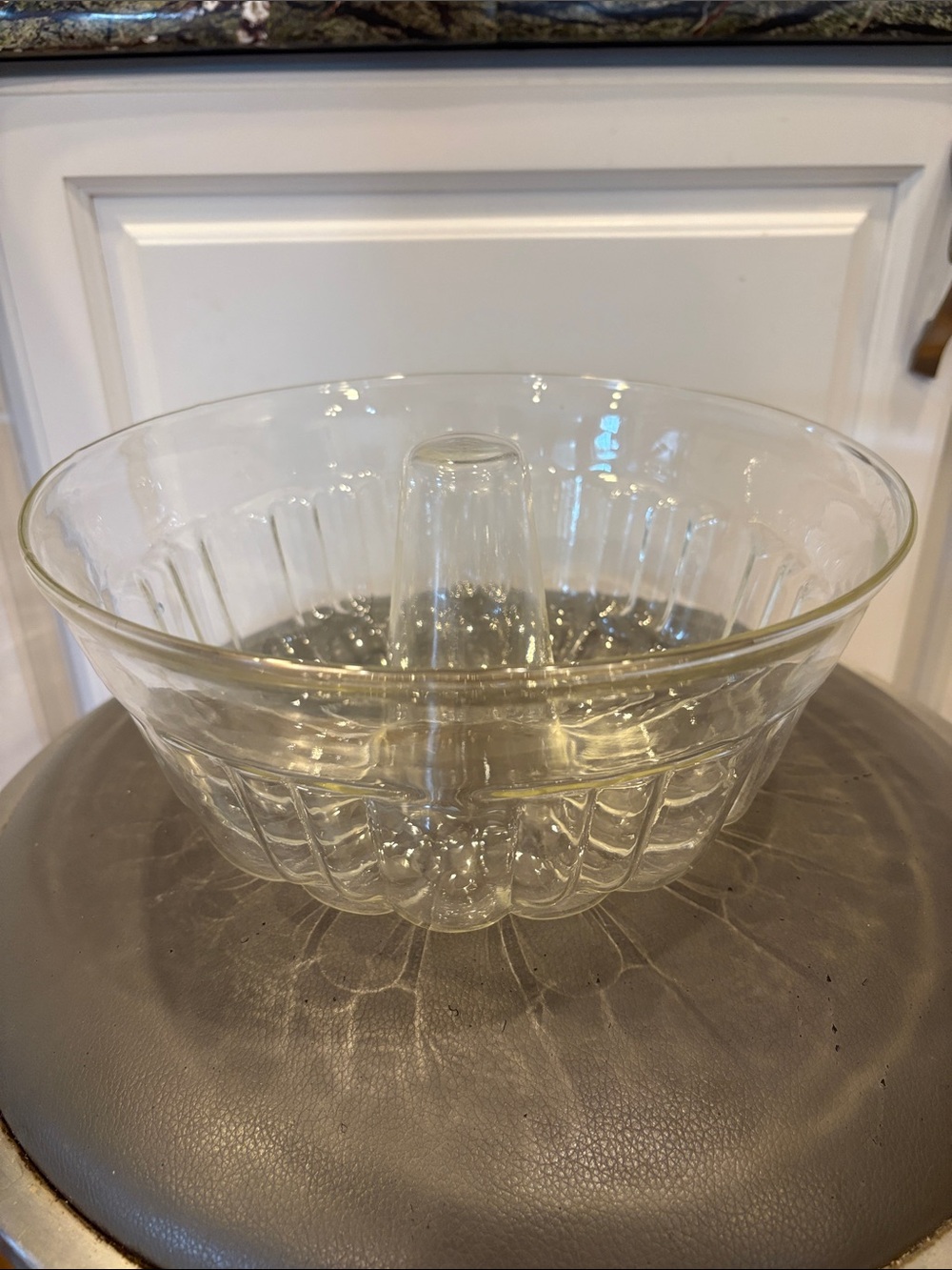 Clear Glass Fluted Bundt Cake Pan (Simax or Jenaer Glas) Heat/Cold Proof, 2.1 Qt